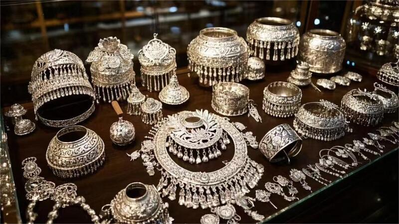 苗族银饰锻制技艺